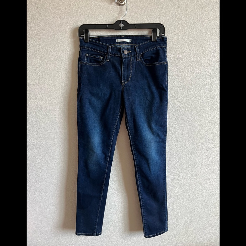 Levi’s 711 Skinny